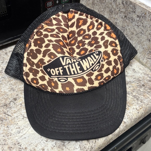 Vans Accessories - Vans Leopard Pattern Black Trucker Hat